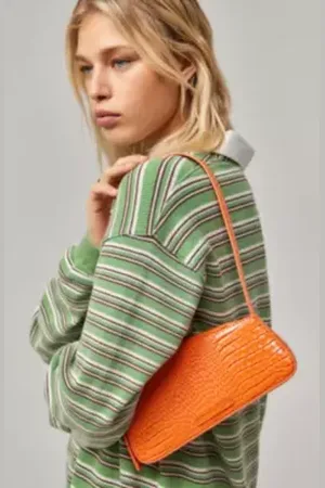 Urban Outfitters Sac à bandoulière UO Mimi en faux croco par en taille: TAILLE UNIQUE