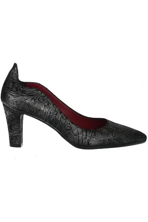 lilian 11396
