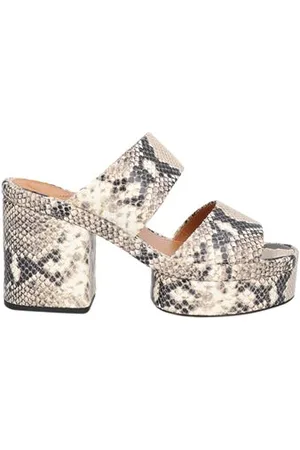 Chloé FOOTWEAR - Sandals - on YOOX.com