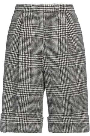 Thom Browne BOTTOMWEAR - Shorts & Bermuda Shorts - on YOOX.com