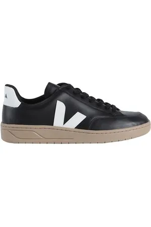 Veja FOOTWEAR - Trainers - on YOOX.com